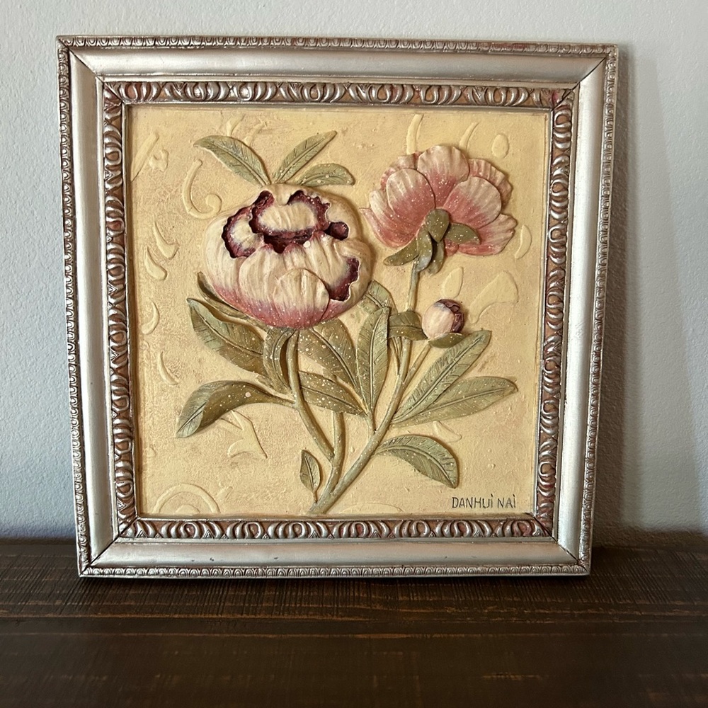 Danhui Nai Floral Plaque